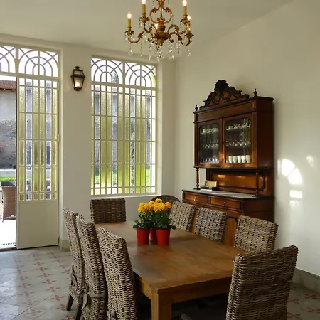 L'orangerie לינה וארוחת בוקר קרקסון