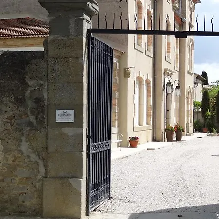 L'orangerie לינה וארוחת בוקר